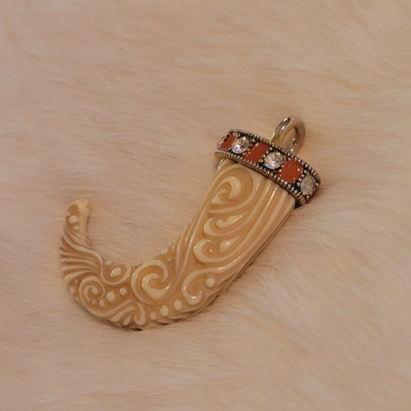 VIntage Carved Scroll Orange Enamel Rhinestone Pendant 8663 - Picture 3 of 7